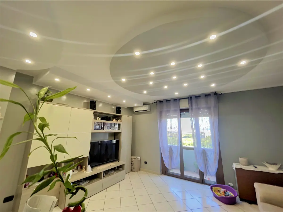 vendesi Trilocale via Emilio Visconti Venosta a Novara